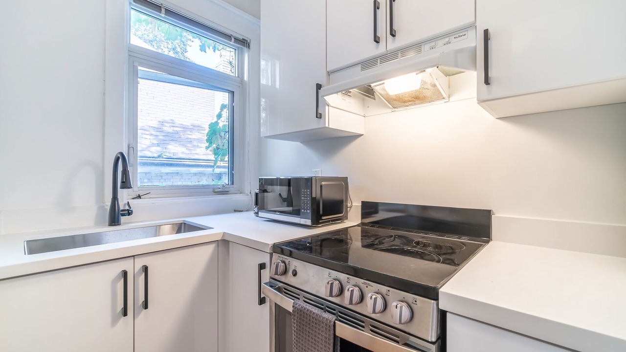 Photo of Kitchen in High Park-Swansea