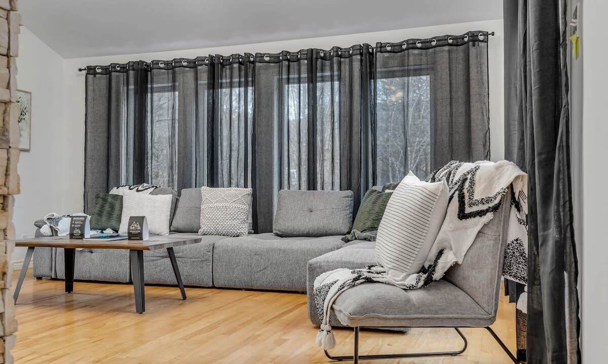 Photo of Livingroom in Stoneham
