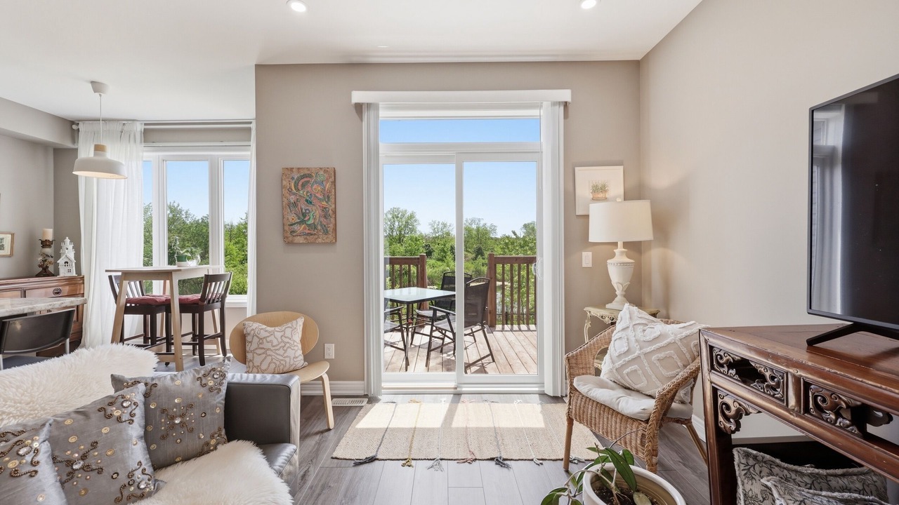 Photo of Livingroom in Niagara Falls