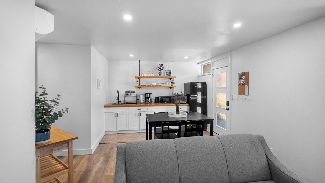 Photo of Livingroom in Lake Cowichan