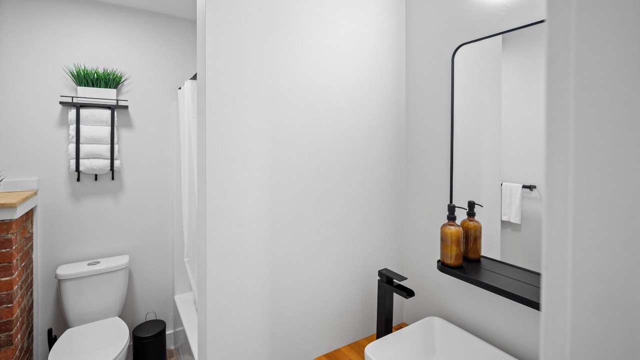 Photo of Bathroom in Lake Cowichan