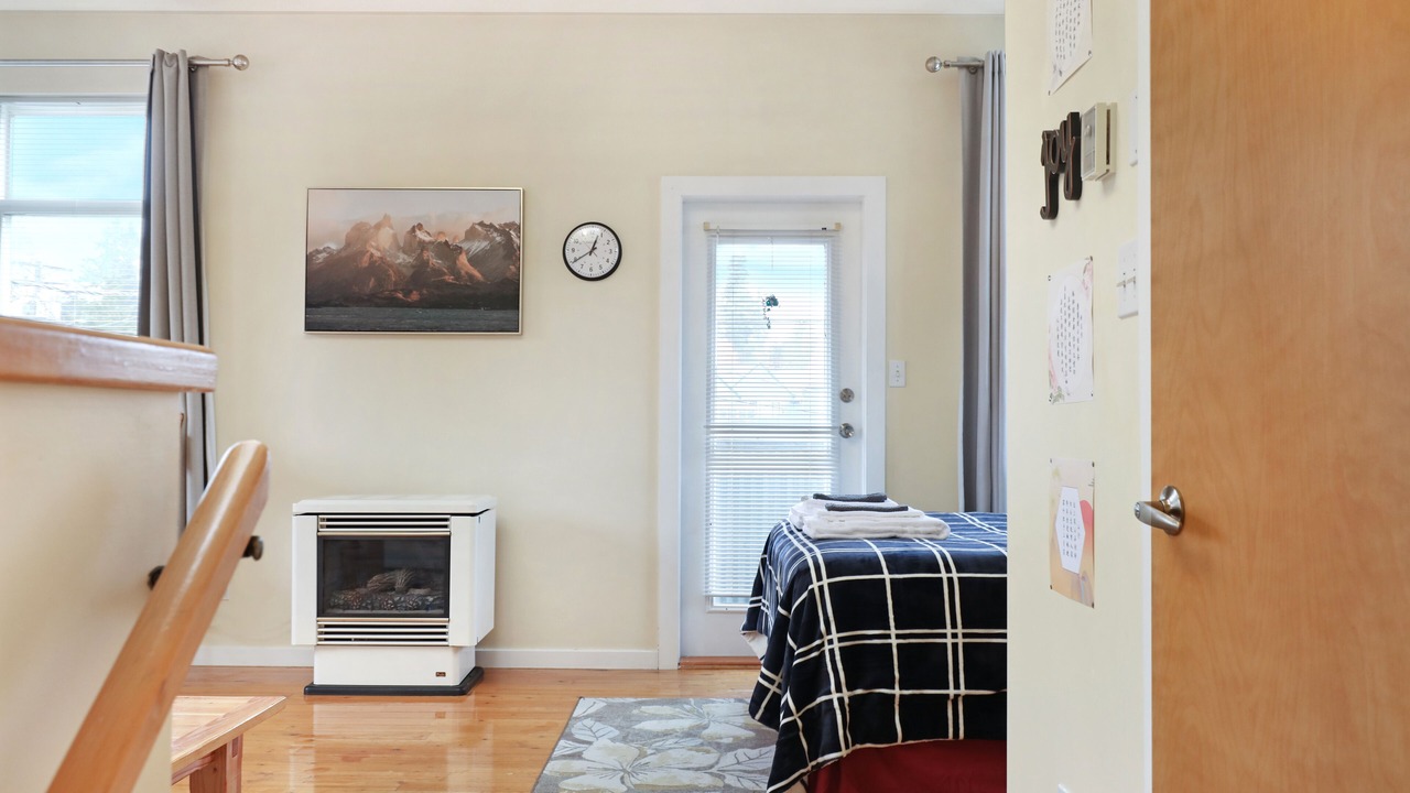 Photo of Bedroom in Courtenay