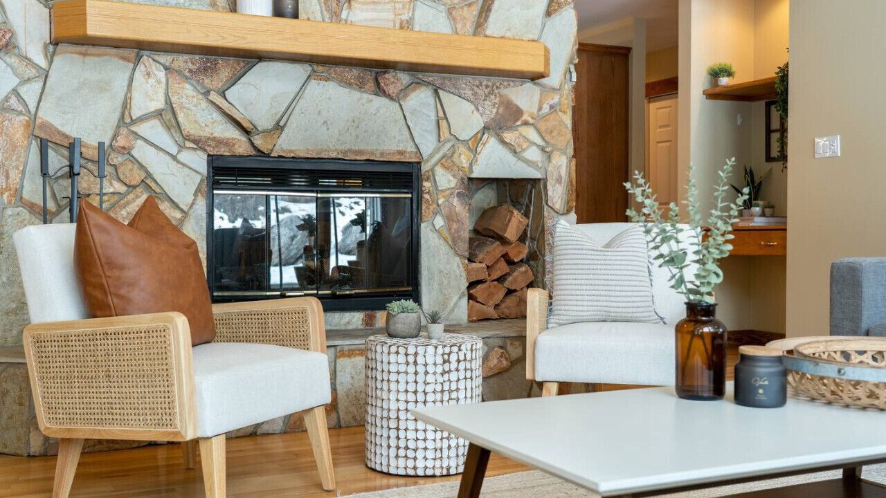 Photo of Livingroom in East Kootenay