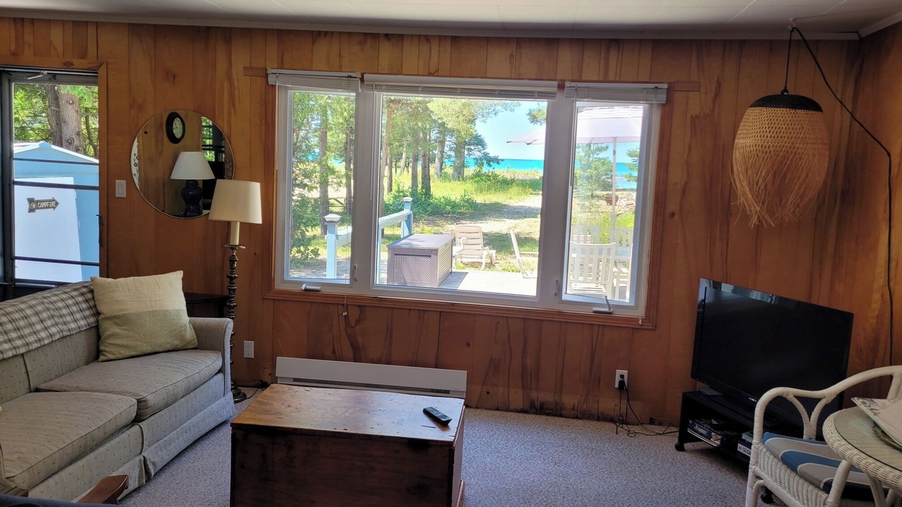 Photo of Livingroom in Kincardine