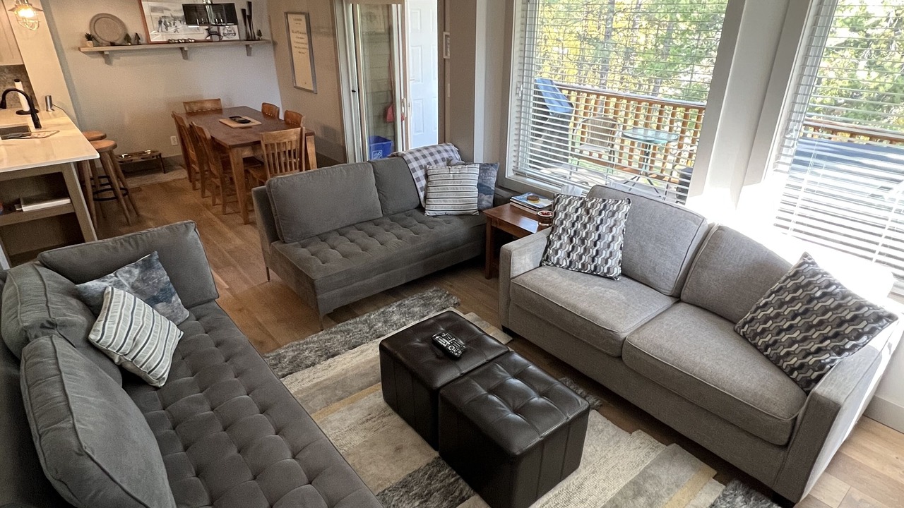 Photo of Livingroom in East Kootenay