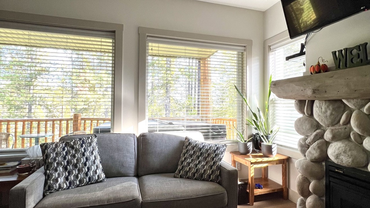 Photo of Livingroom in East Kootenay