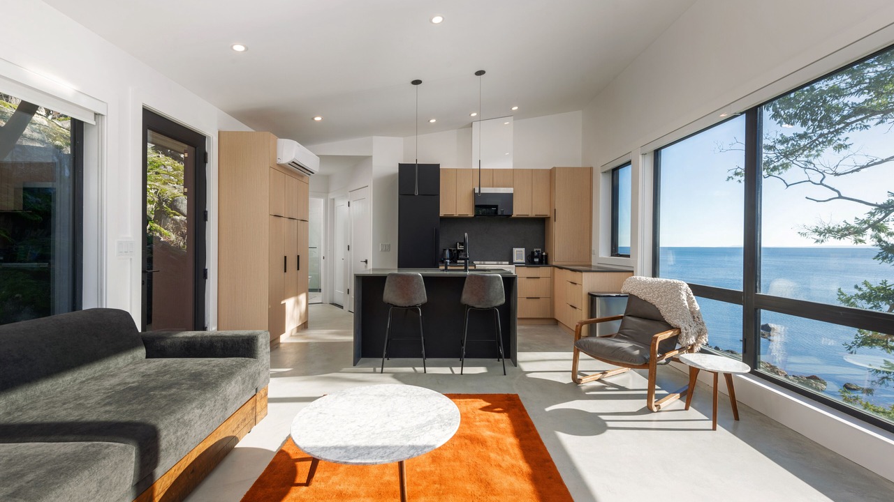 Photo of Livingroom in Halfmoon Bay