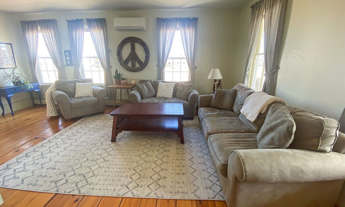 Photo of Livingroom in Pine Point