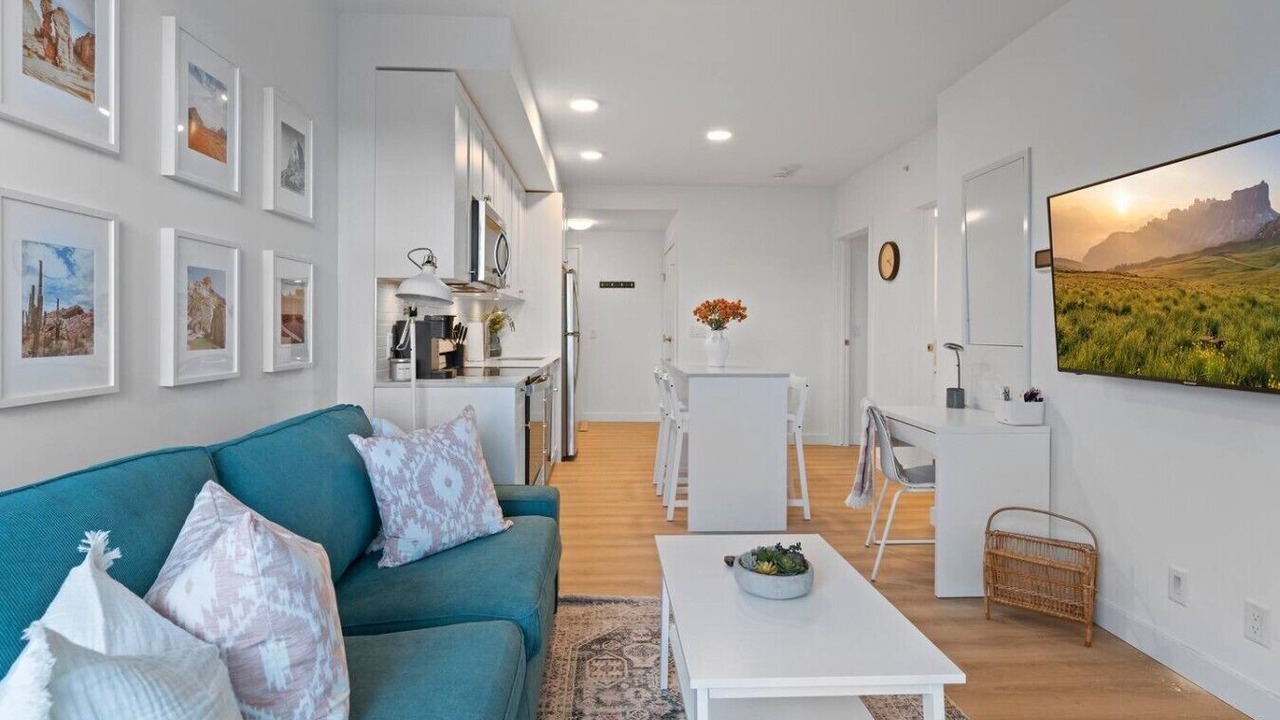 Photo of Livingroom in Crescent Heights