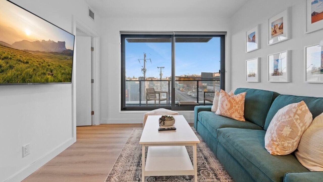 Photo of Livingroom in Crescent Heights