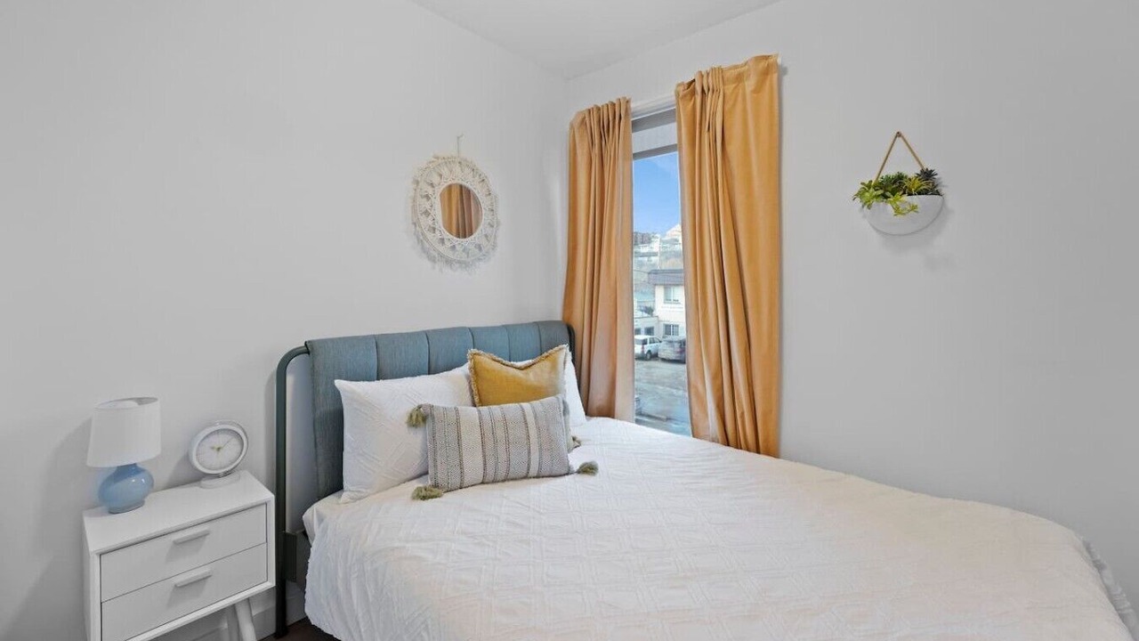 Photo of Bedroom in Crescent Heights