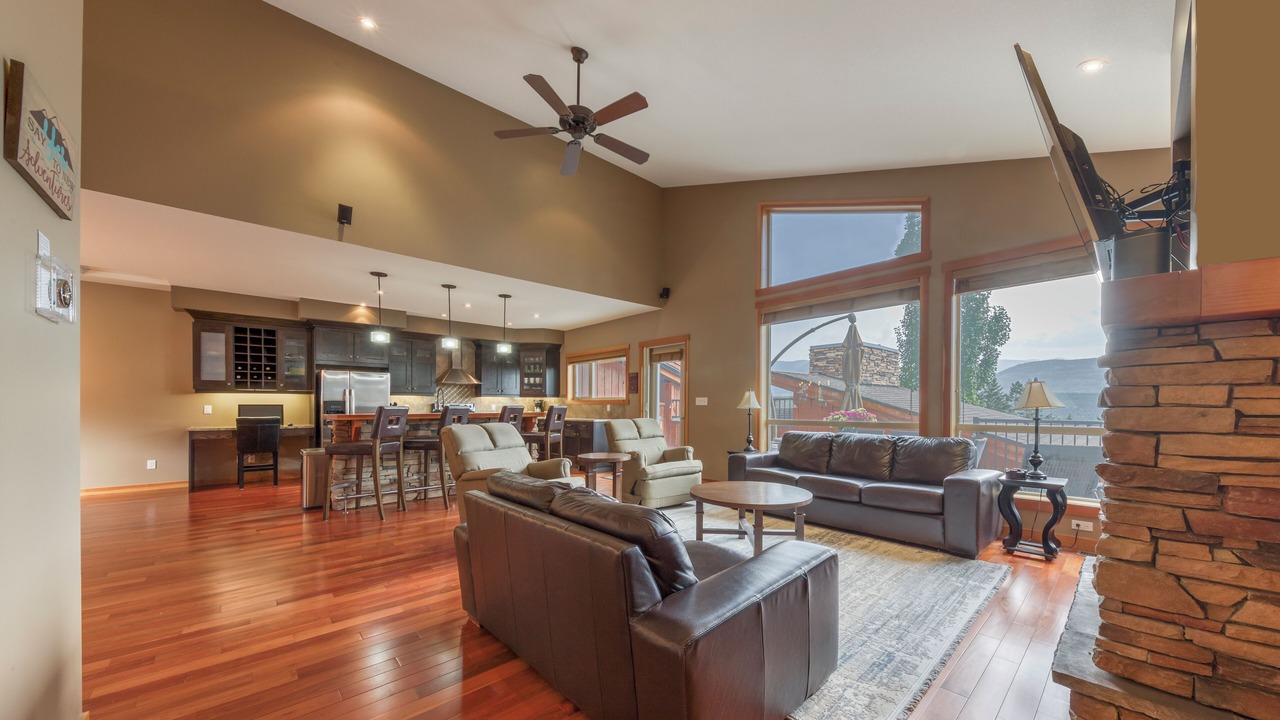 Photo of Livingroom in East Kootenay