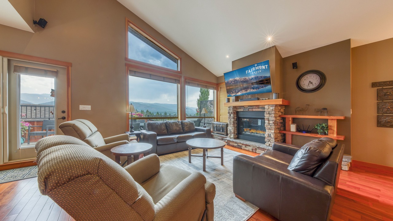 Photo of Livingroom in East Kootenay