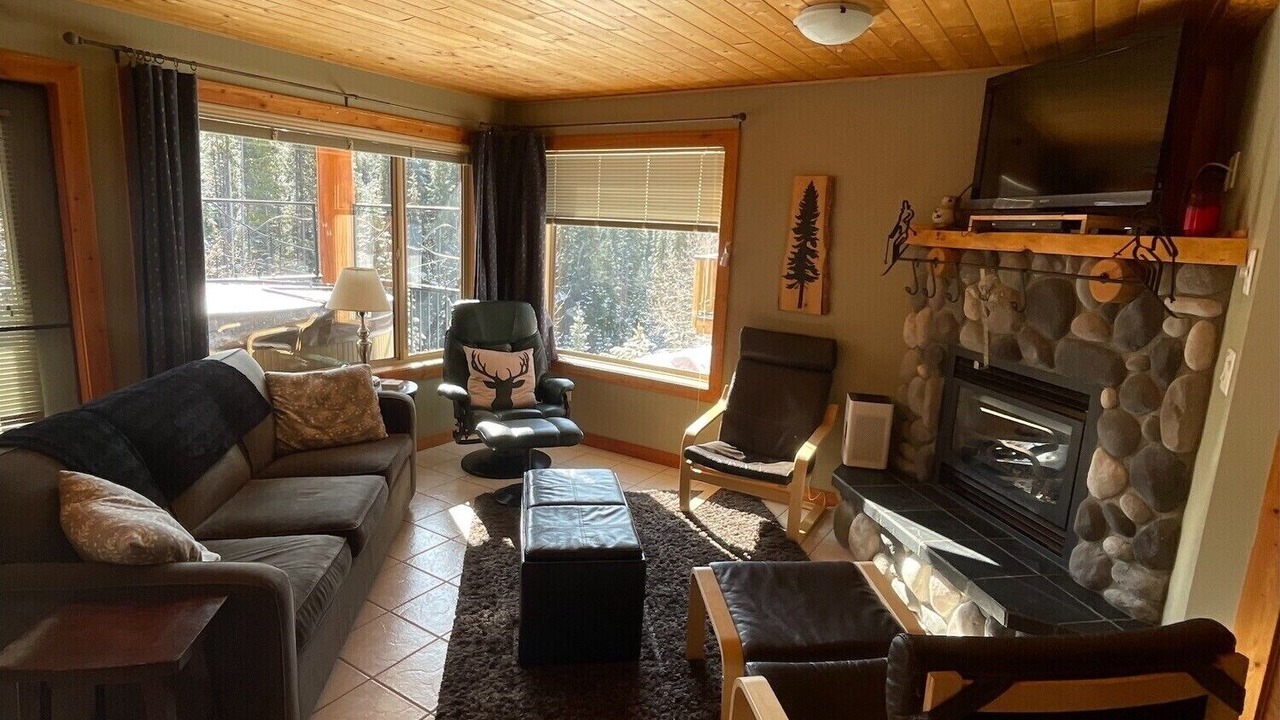 Photo of Livingroom in Okanagan-Similkameen