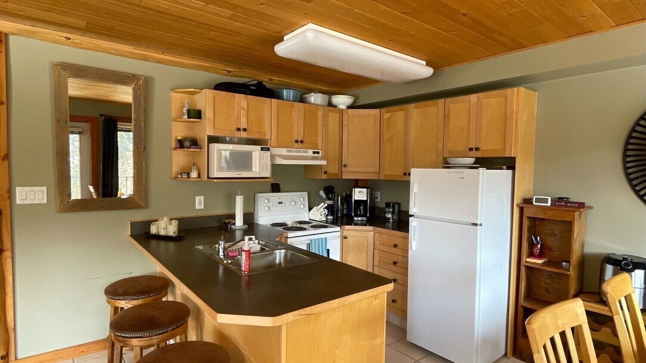 Photo of Kitchen in Okanagan-Similkameen