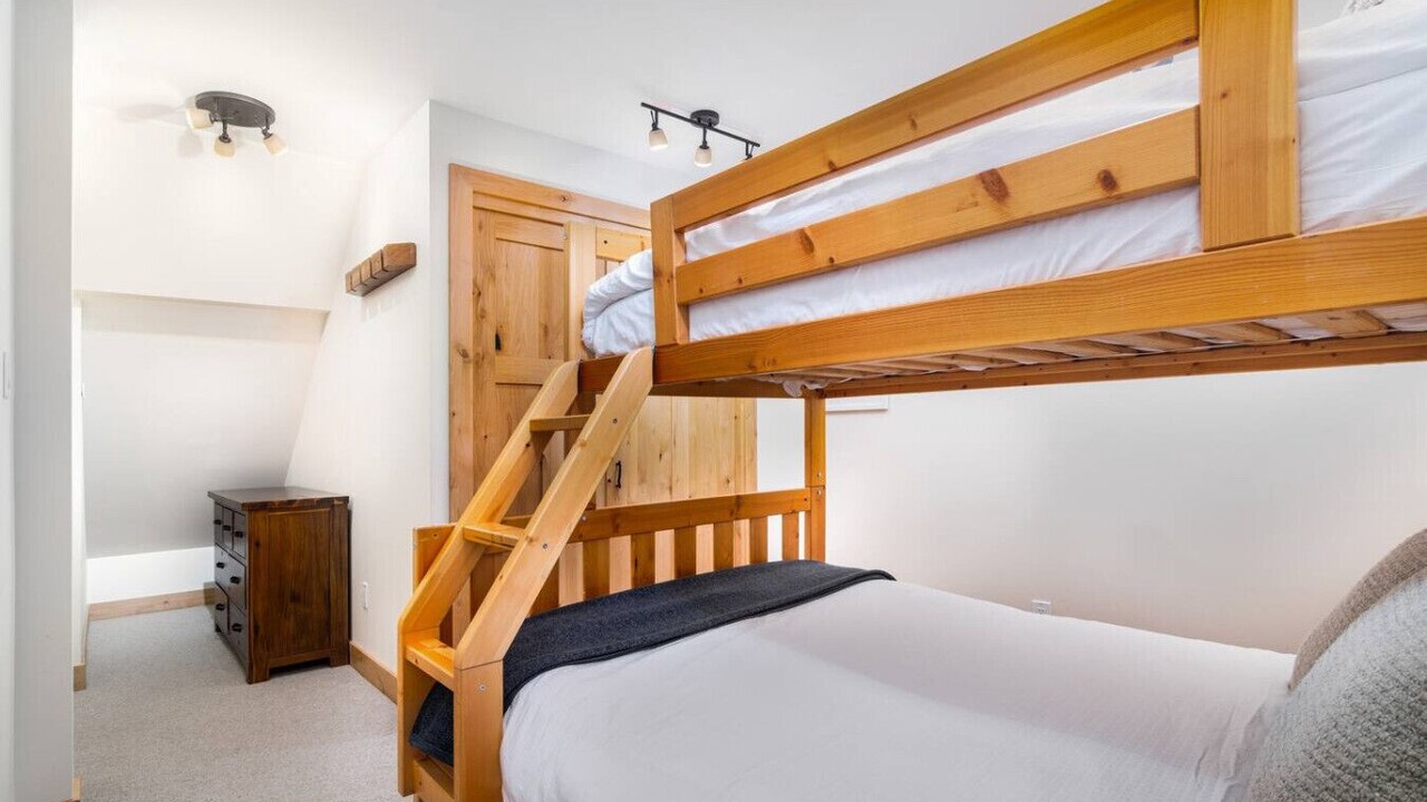 Photo of Bedroom in Blackcomb