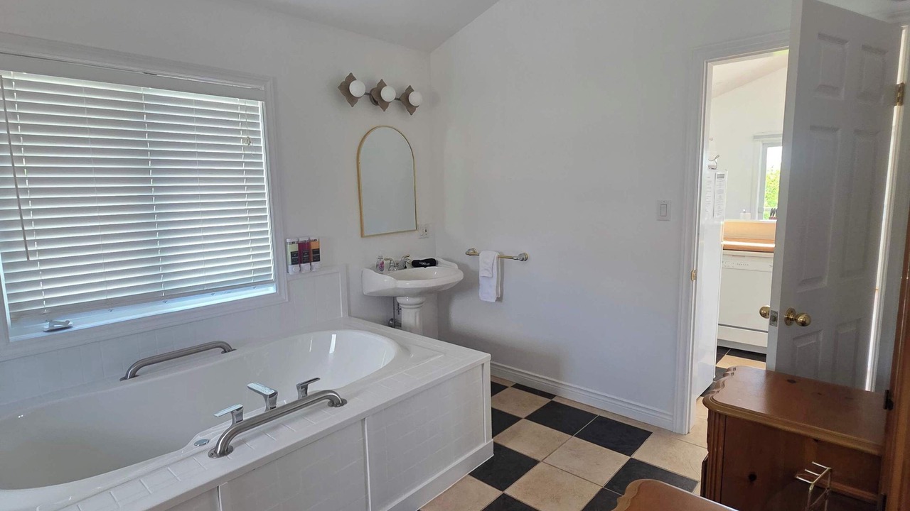 Photo of Bathroom in Hunts Point
