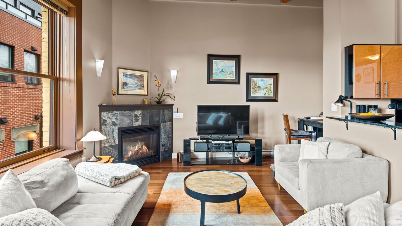 Photo of Livingroom in Downtown Victoria