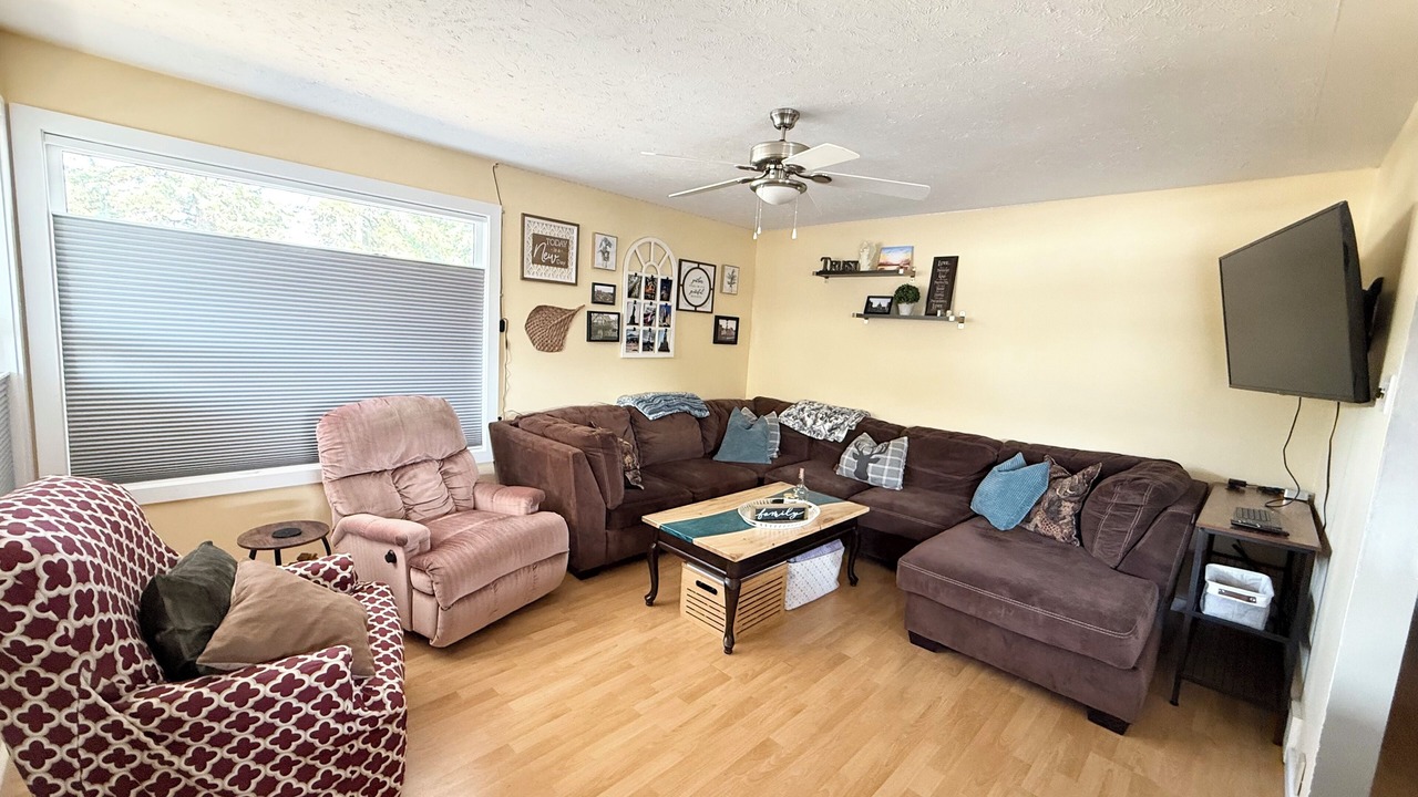 Photo of Livingroom in Coaldale