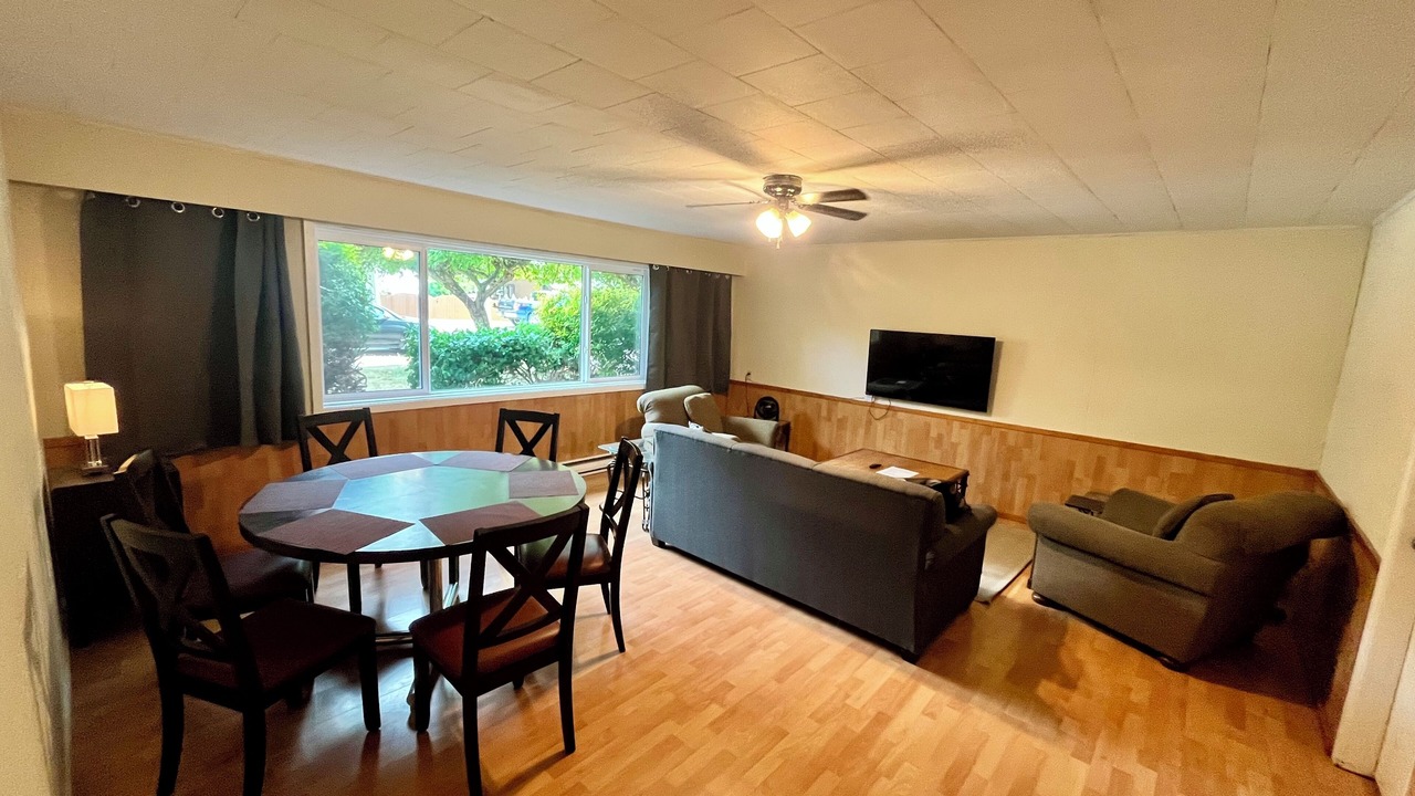 Photo of Livingroom in Lake Cowichan