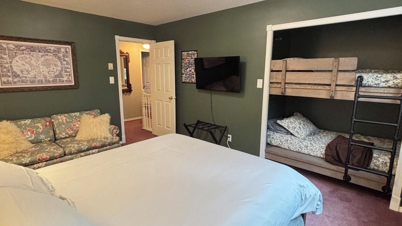 Photo of Bedroom in Silver Star Mountain