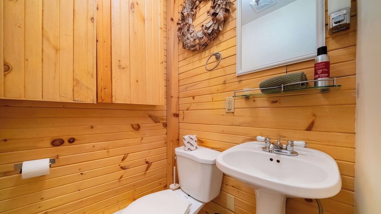 Photo of Bathroom in Leslie-Clapham-et-Huddersfield