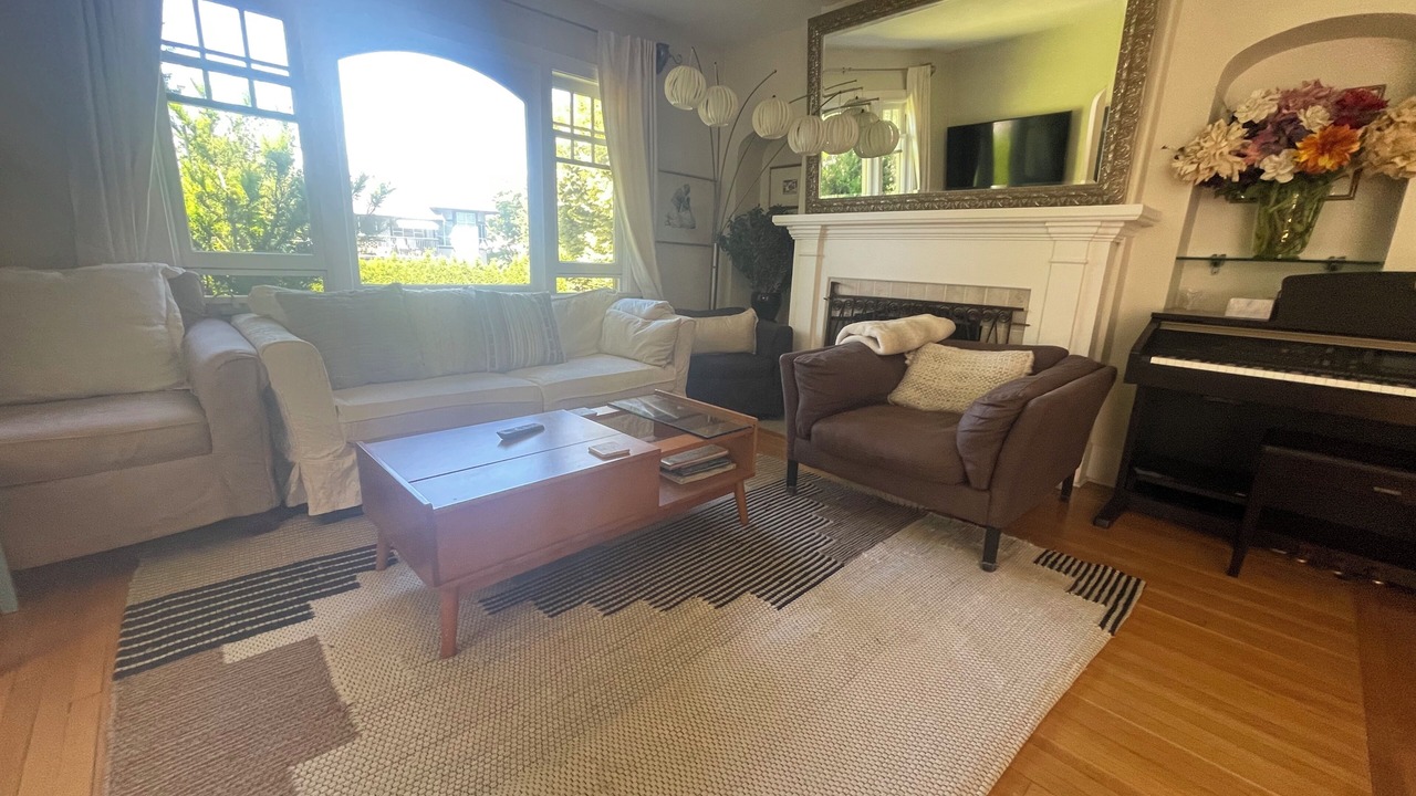 Photo of Livingroom in Kitsilano