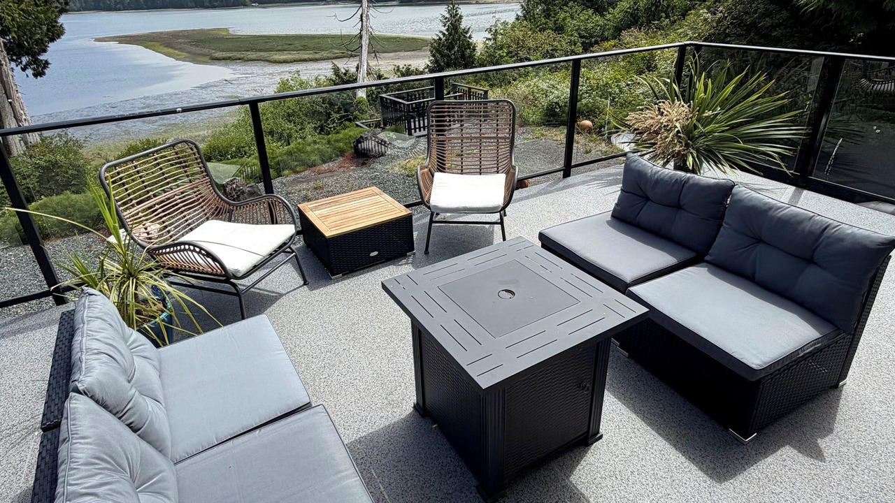 Photo of Patio Balcony in Ucluelet