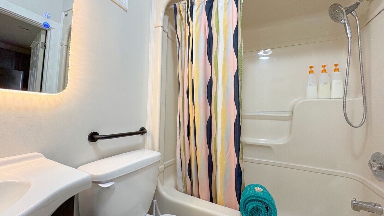 Photo of Bathroom in Inner Harbour