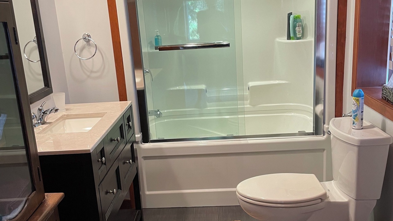 Photo of Bathroom in Armour