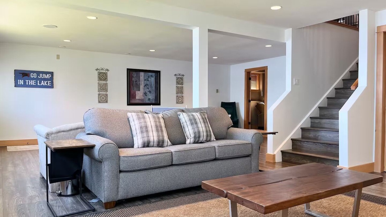 Photo of Livingroom in Squilax