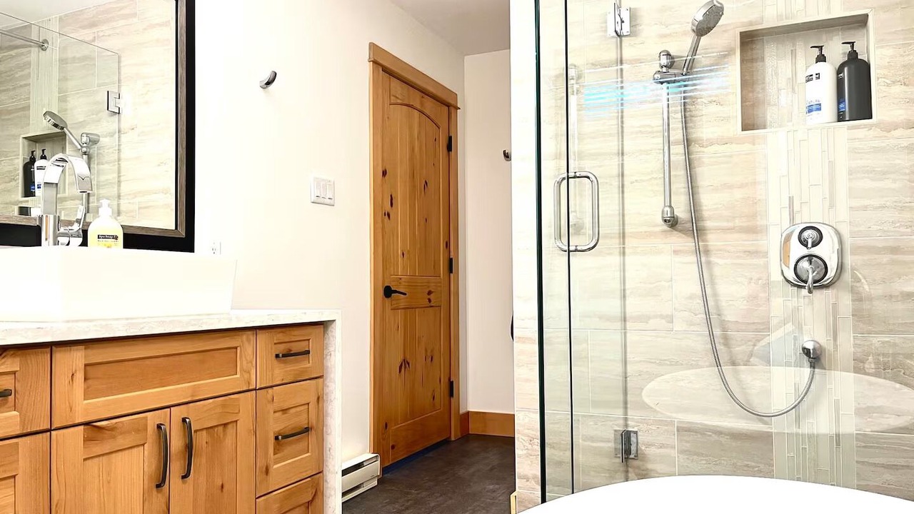 Photo of Bathroom in Squilax