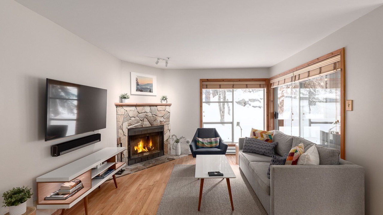 Photo of Livingroom in Whistler Creekside
