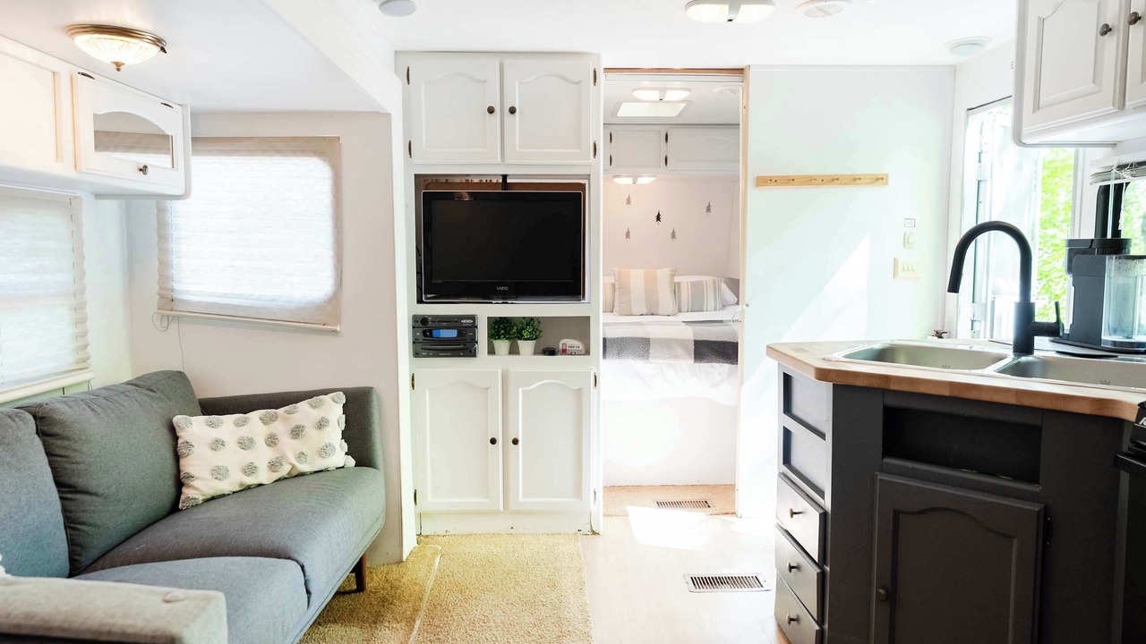 Photo of Livingroom in Miller Lake