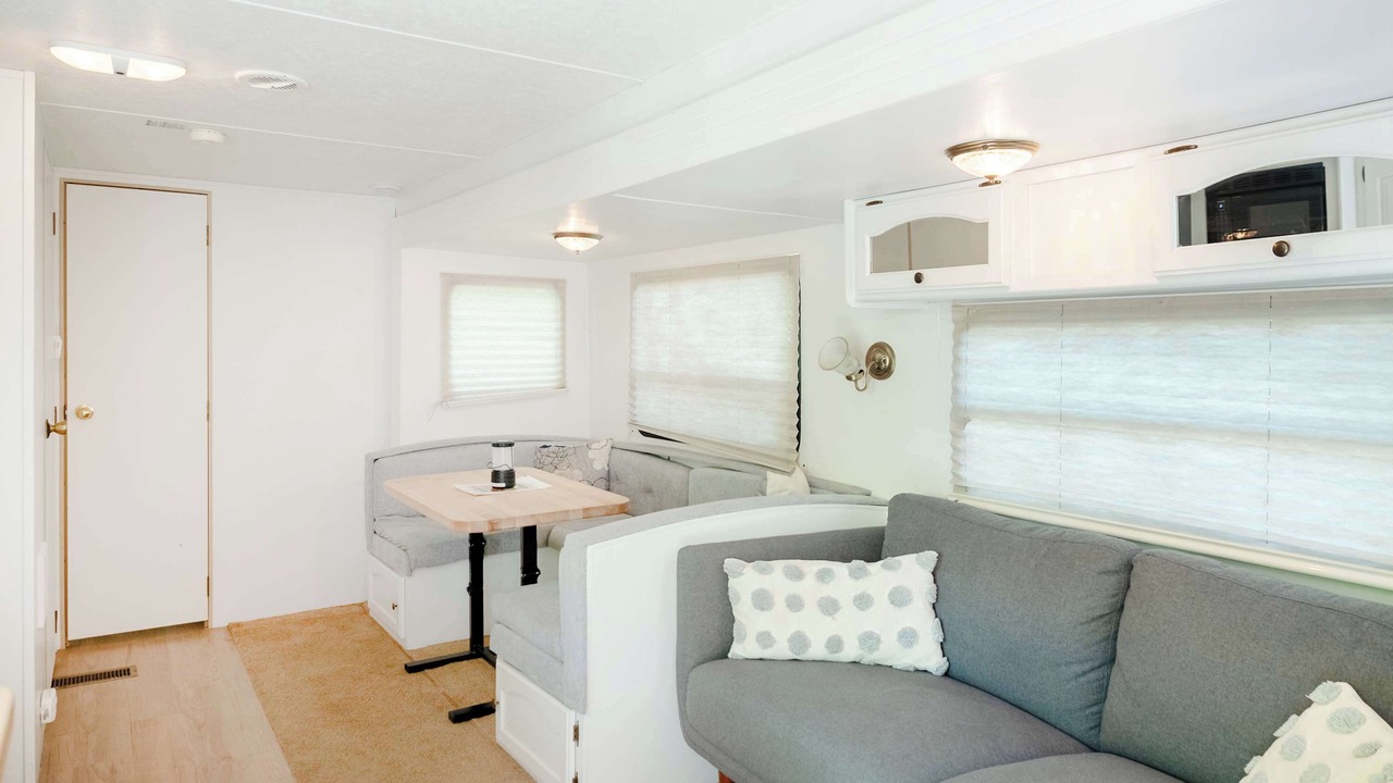 Photo of Livingroom in Miller Lake