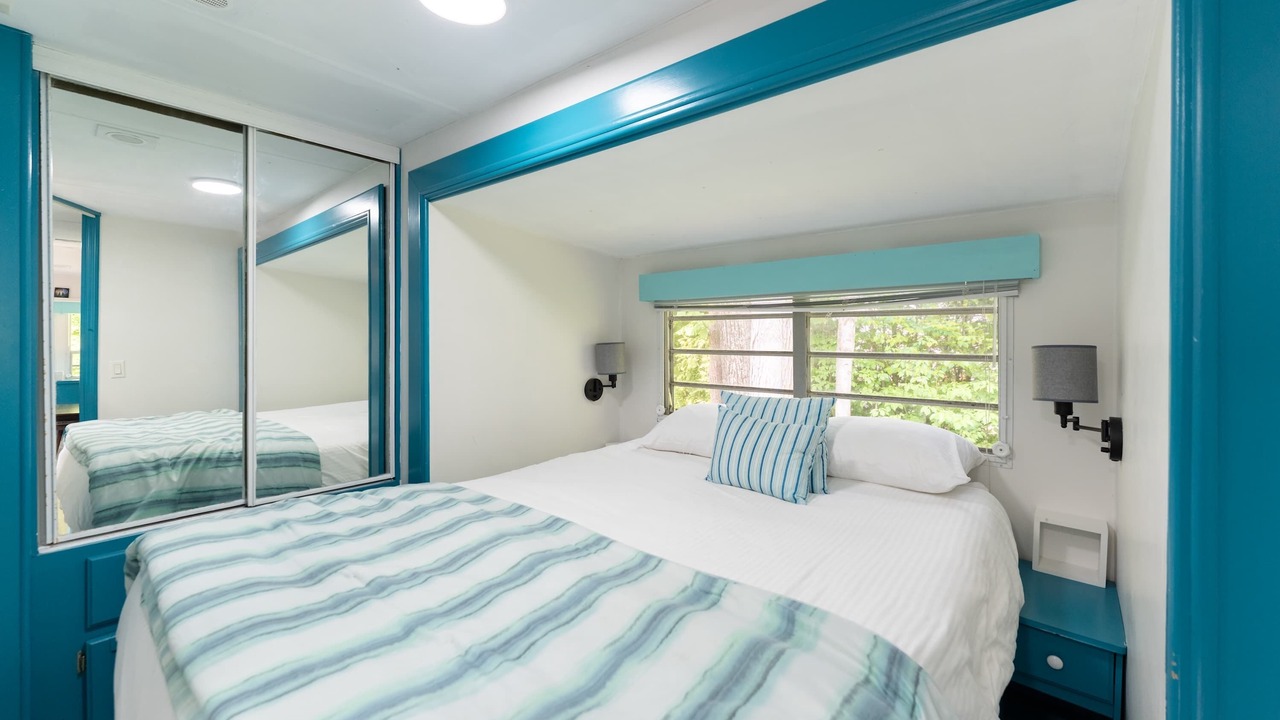 Photo of Bedroom in Miller Lake