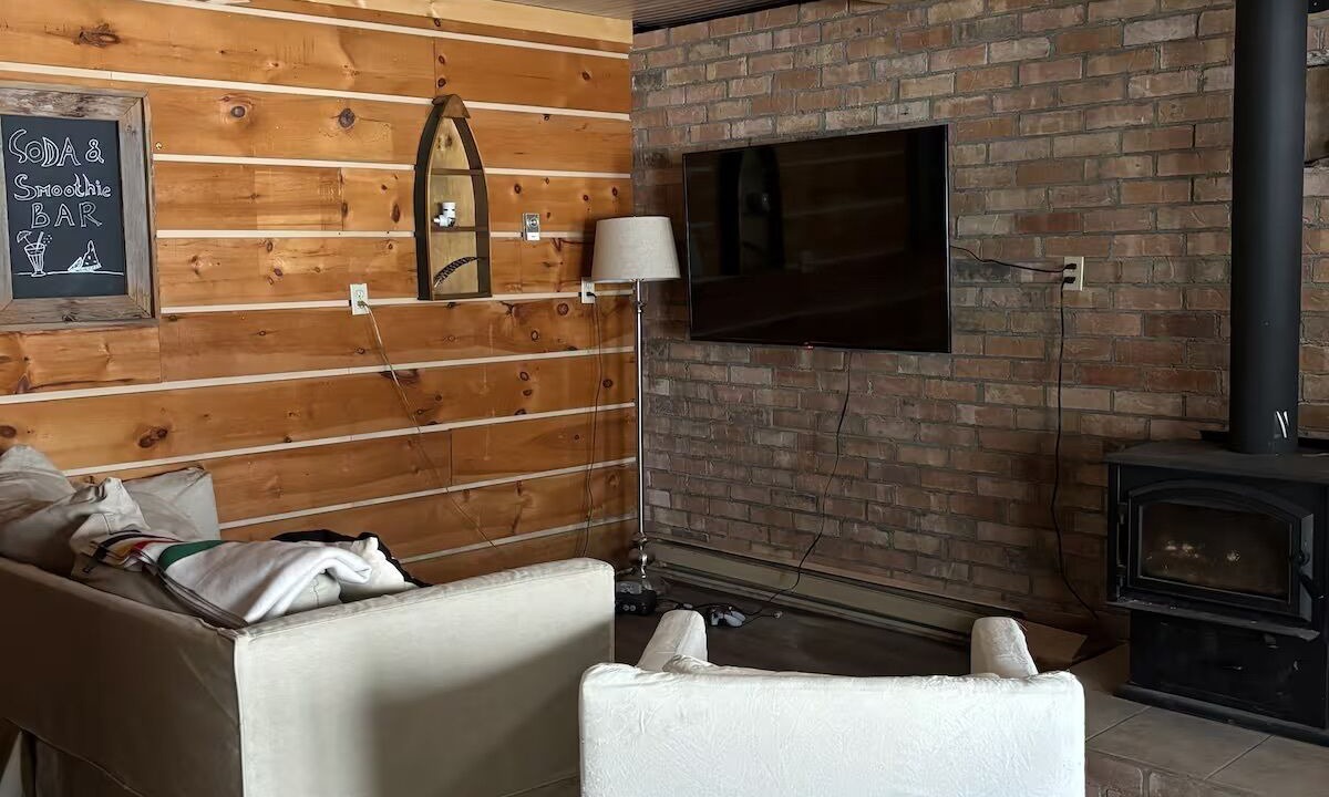 Photo of Livingroom in Utterson