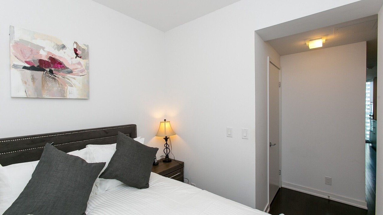 Photo of Bedroom in Toronto Entertainment District