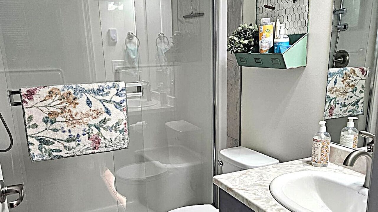 Photo of Bathroom in Osoyoos