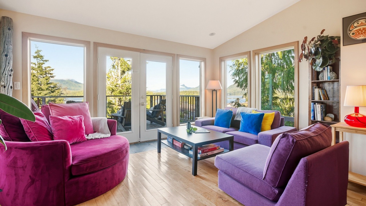Photo of Livingroom in Tofino