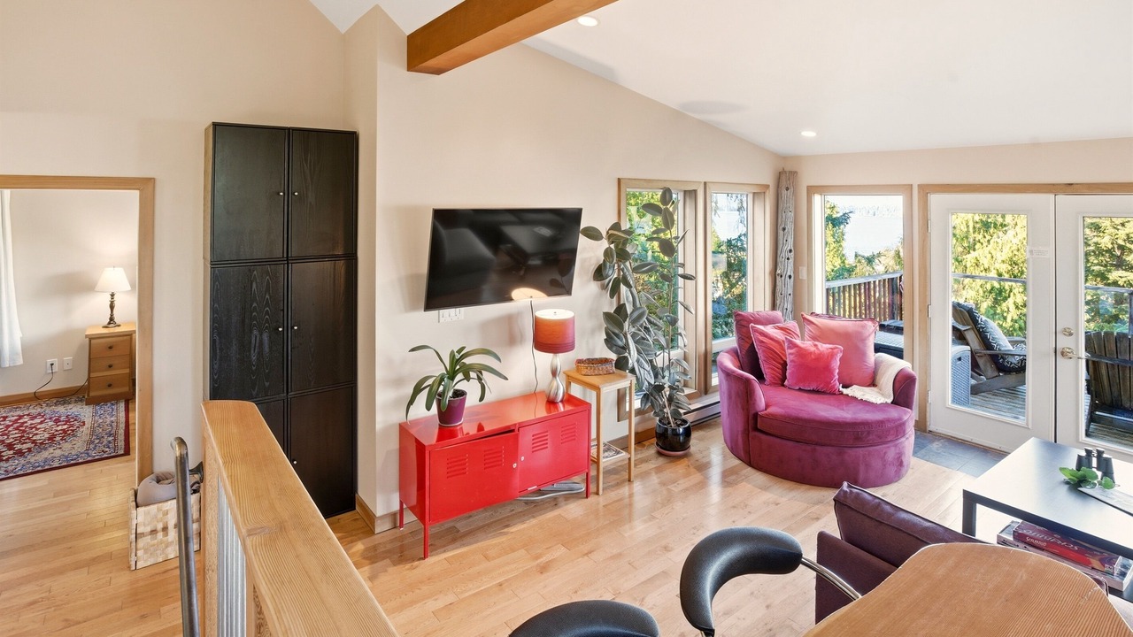 Photo of Livingroom in Tofino
