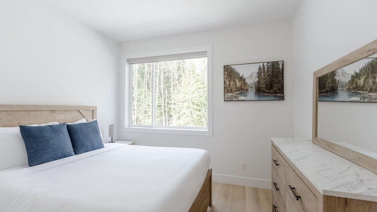 Photo of Bedroom in Youbou