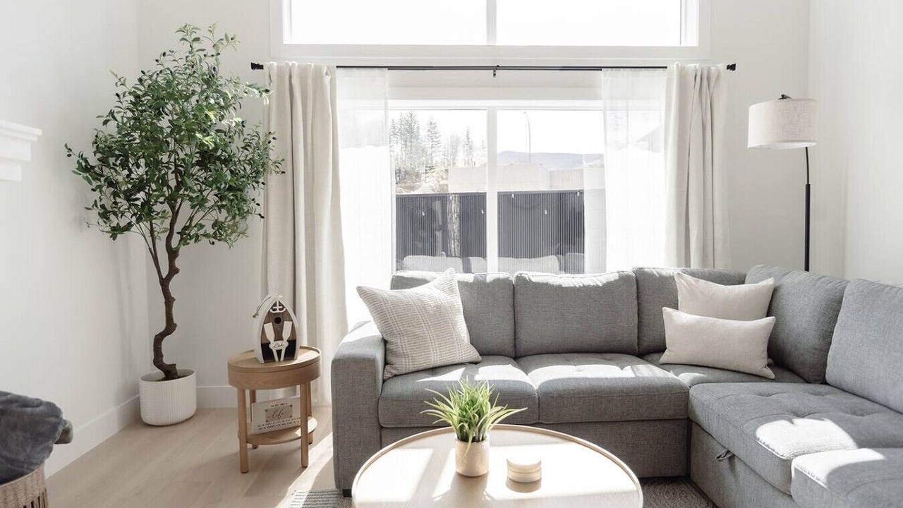 Photo of Livingroom in Youbou