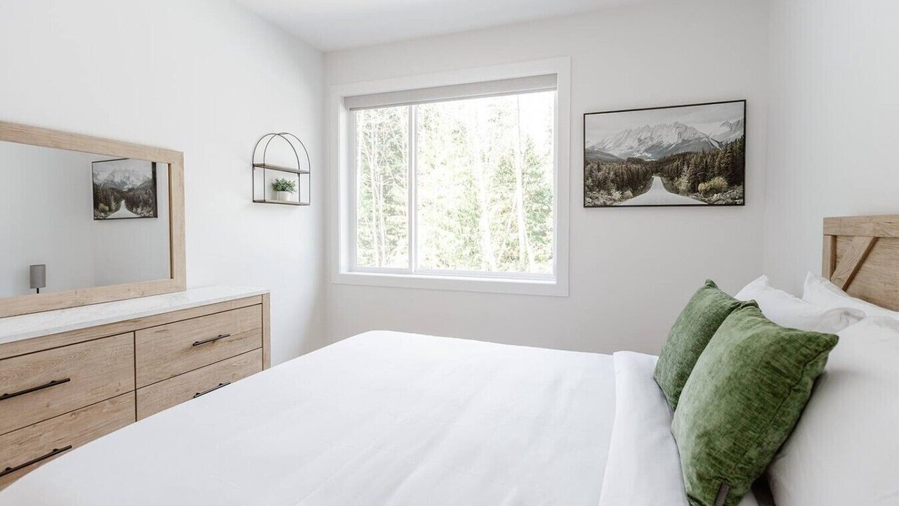 Photo of Bedroom in Youbou