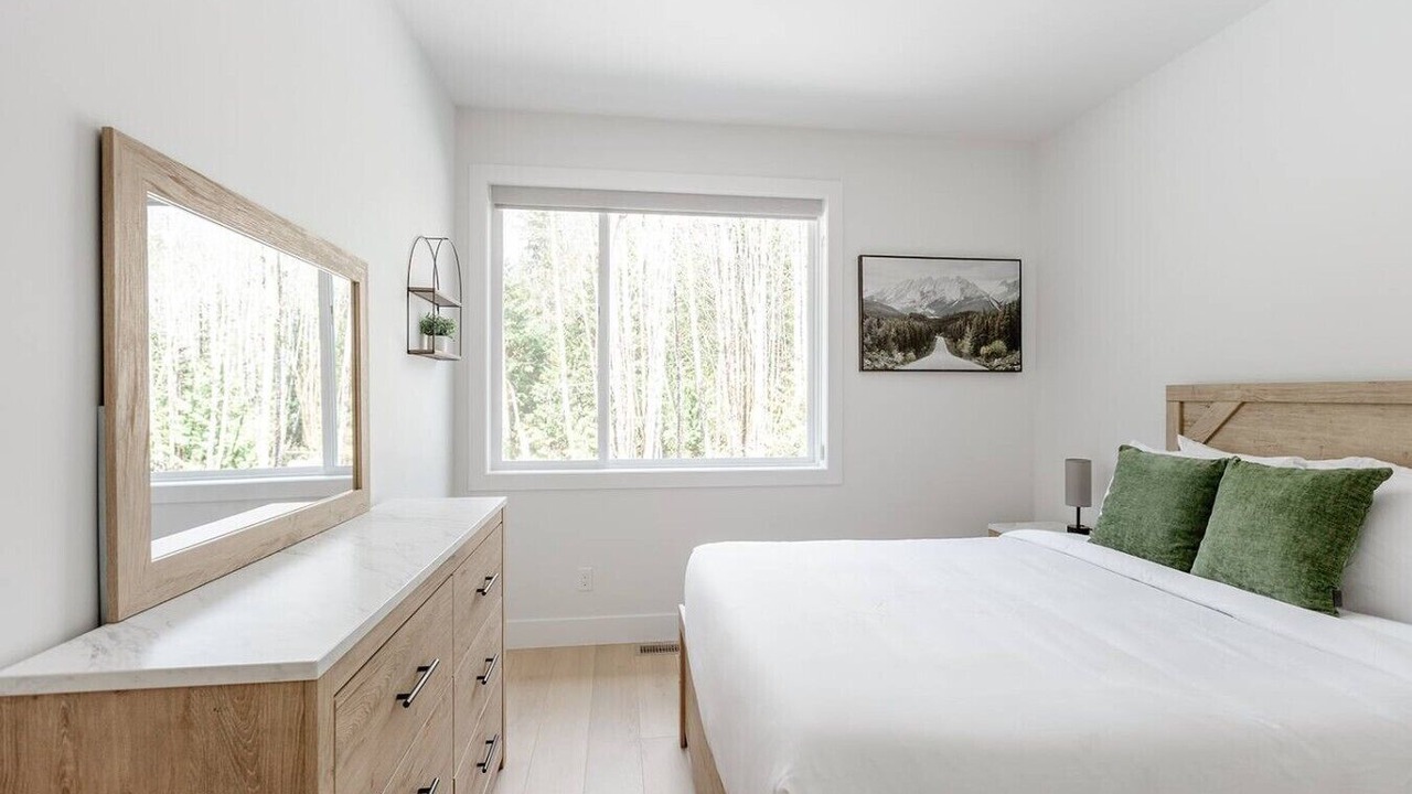 Photo of Bedroom in Youbou