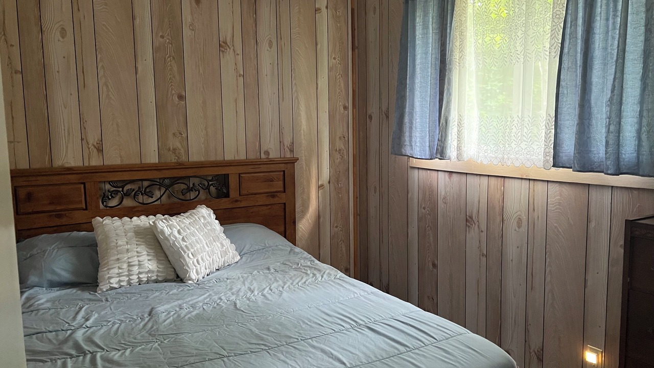 Photo of Bedroom in Frontenac