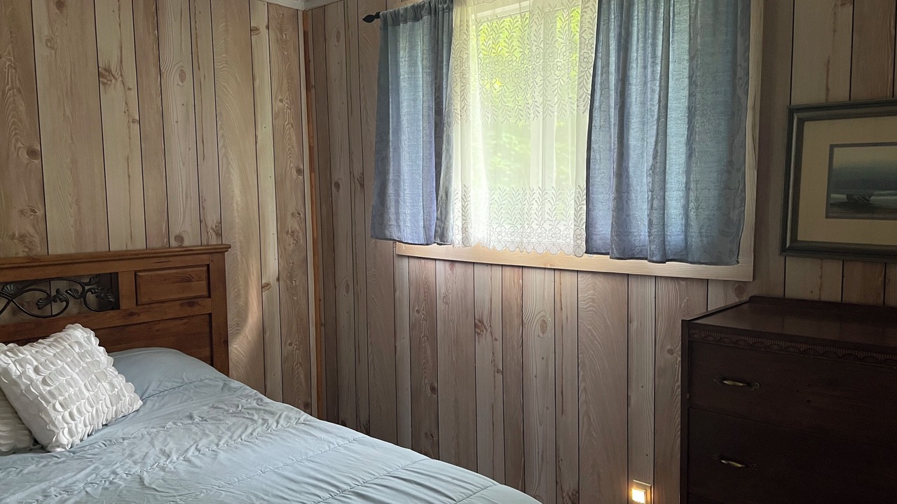 Photo of Bedroom in Frontenac