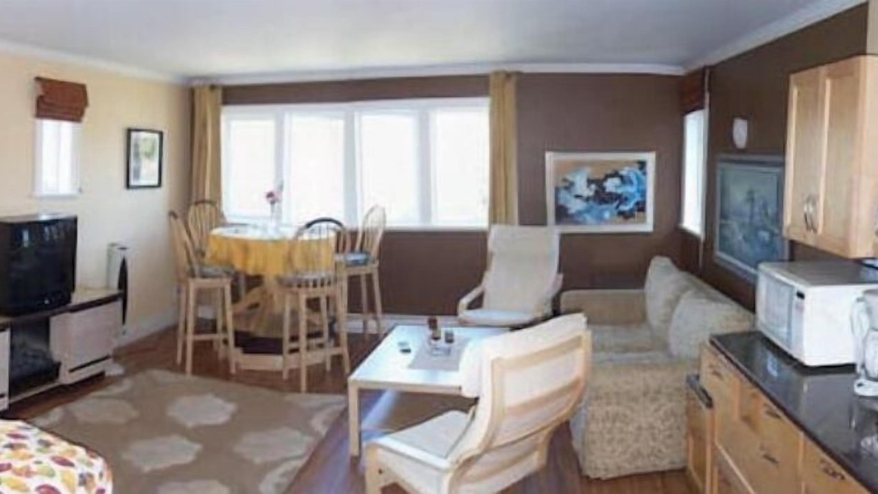 Photo of Livingroom in Sechelt