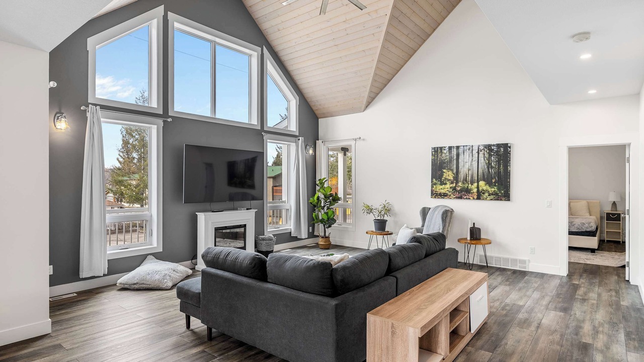 Photo of Livingroom in East Kootenay
