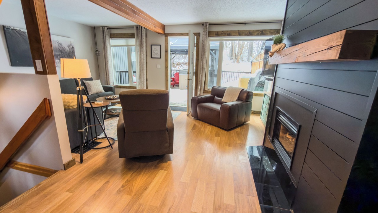 Photo of Livingroom in East Kootenay